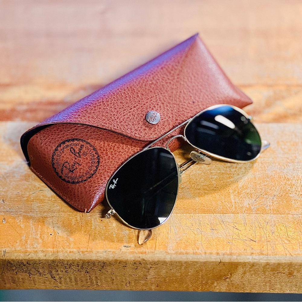 Ray-Ban Aviator Sunglasses with Case - Gold and Black